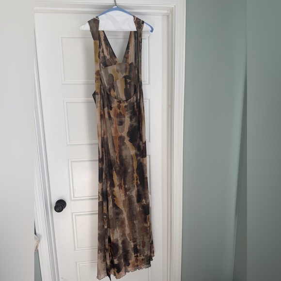 Resa Chelsea Halter Maxi Dress - Picture 7 of 8